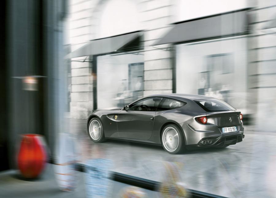  Ferrari FF 2011 года  (фото 20 из 195)